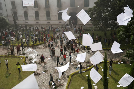 الاحتجاجات والتظاهرات التى اجتاحت نيبال (8)