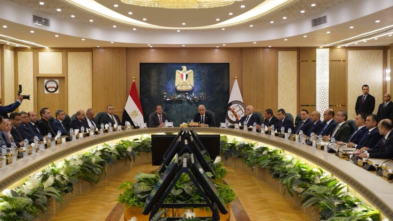 النائب العام يستقبل وزير المالية (2)