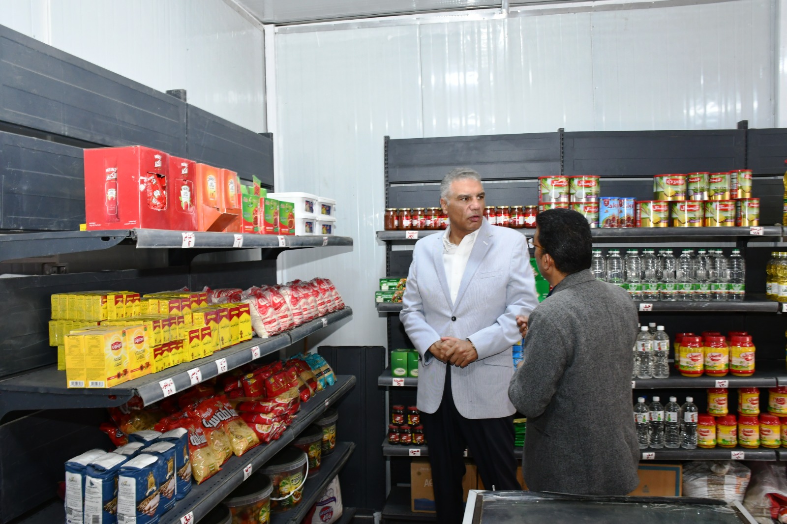 محافظ أسوان ورئيس مدينة دراو محافظ أسوان ورئيس مدينة دراو