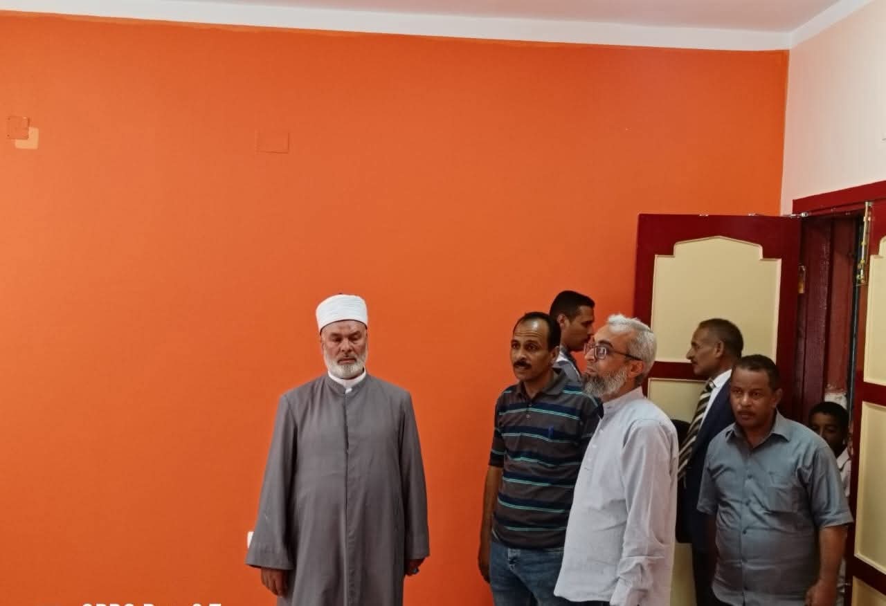 رئيس الأزهر بسوهاج يشهد استلام معهد أم دومة الابتدائي رئيس الأزهر بسوهاج يشهد استلام معهد أم دومة الابتدائي