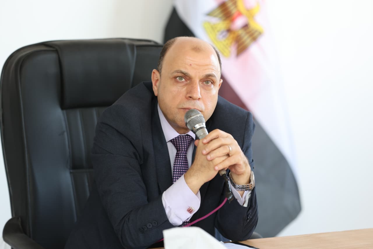 محافظ كفر الشيخ خلال لقاءه بالمستثمرين بمطوبس