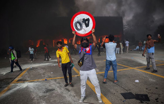 الاحتجاجات والتظاهرات التى اجتاحت نيبال (3)