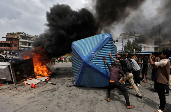 الاحتجاجات والتظاهرات التى اجتاحت نيبال (2)