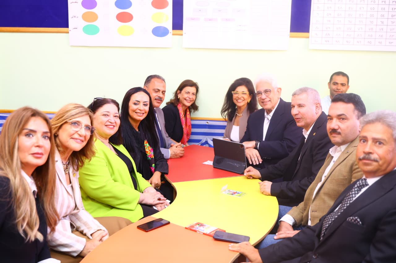 وزيرة التضامن ومحافظ الشرقية يفتتحان منطقة رياض الأطفال بالعاشر من رمضان