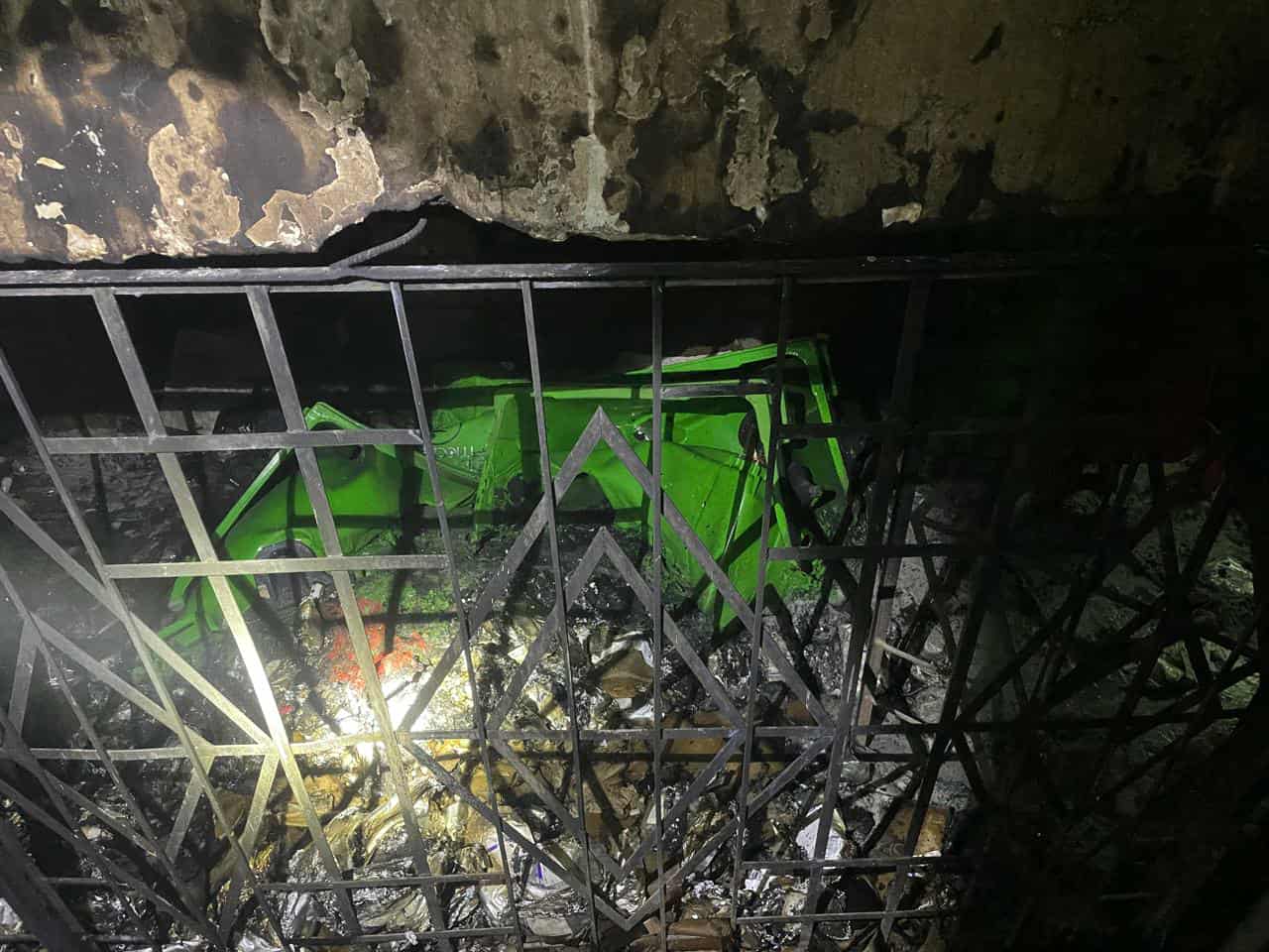 آثار الحريق بعد إطفاءه