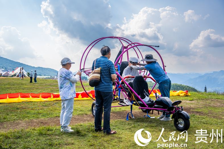 قويتشو، السياح يستمتعون بالمناظر الجوية المذهلة (6)