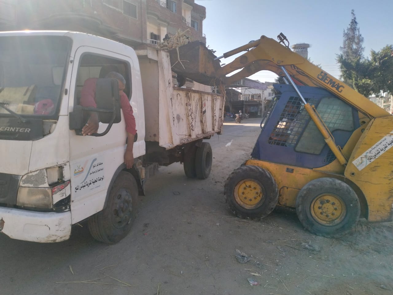 رفع المخلفات بالقرى