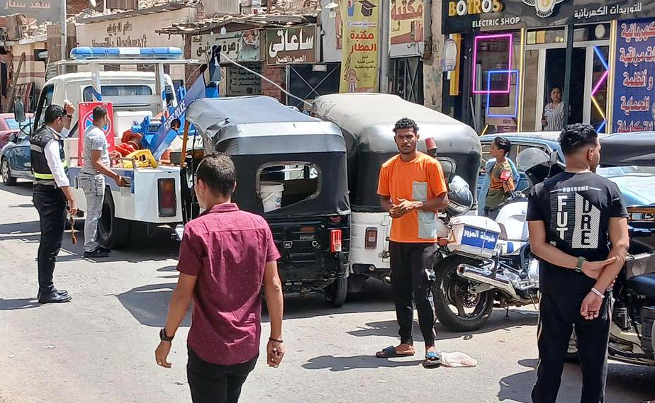 جانب من الحملات المرورية جانب من الحملات المرورية