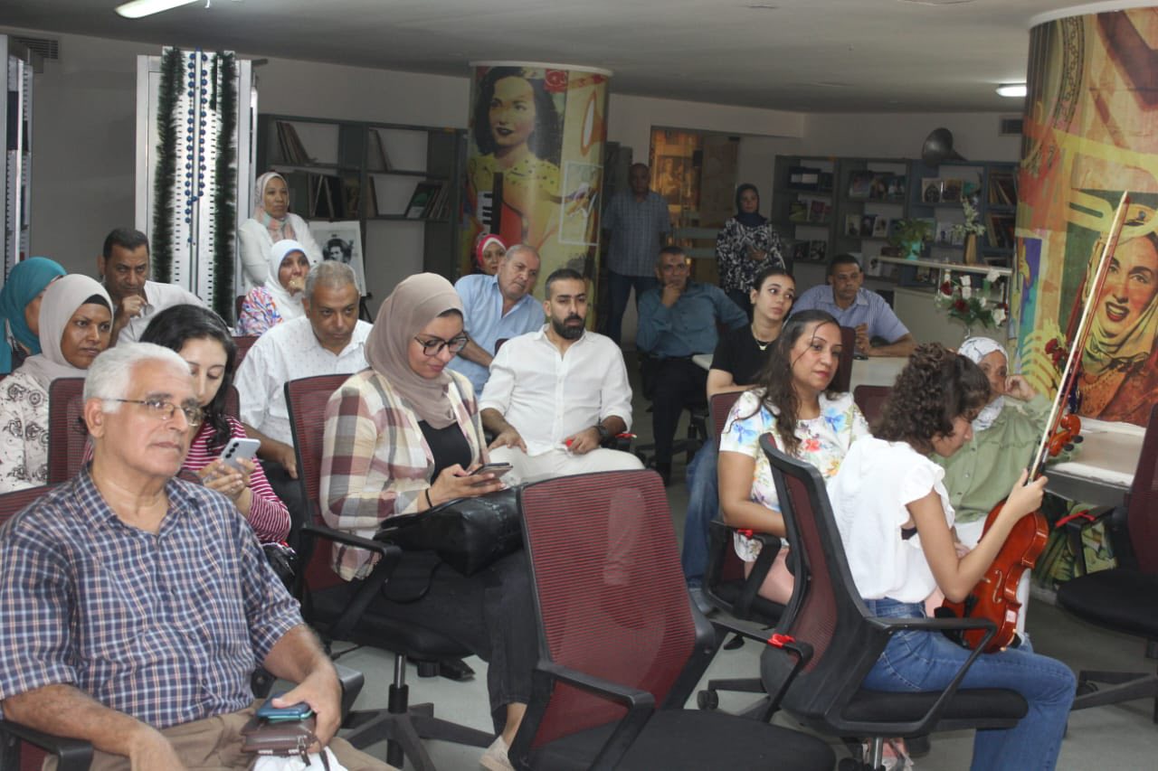 جانب من الحضور جانب من الحضور