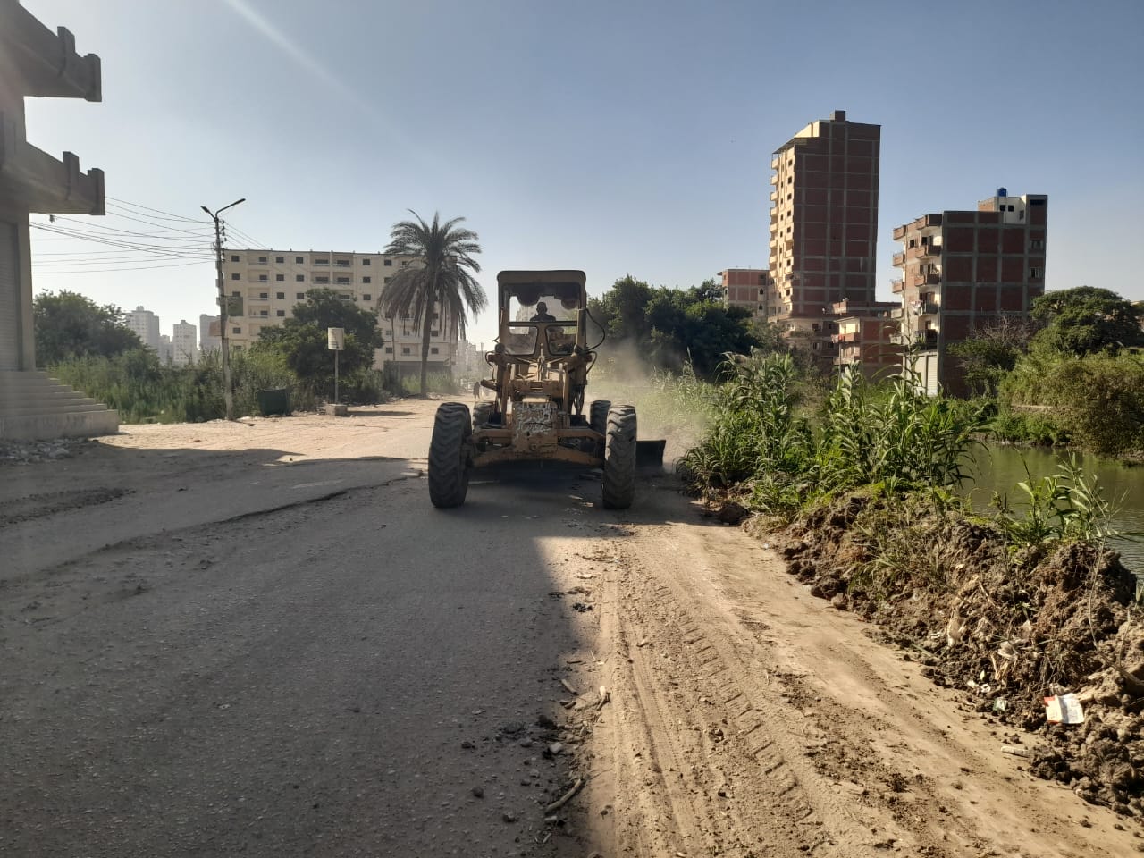 تمهيد الطرق ورفع المخلفات