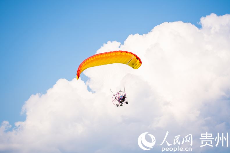 قويتشو، السياح يستمتعون بالمناظر الجوية المذهلة (4)