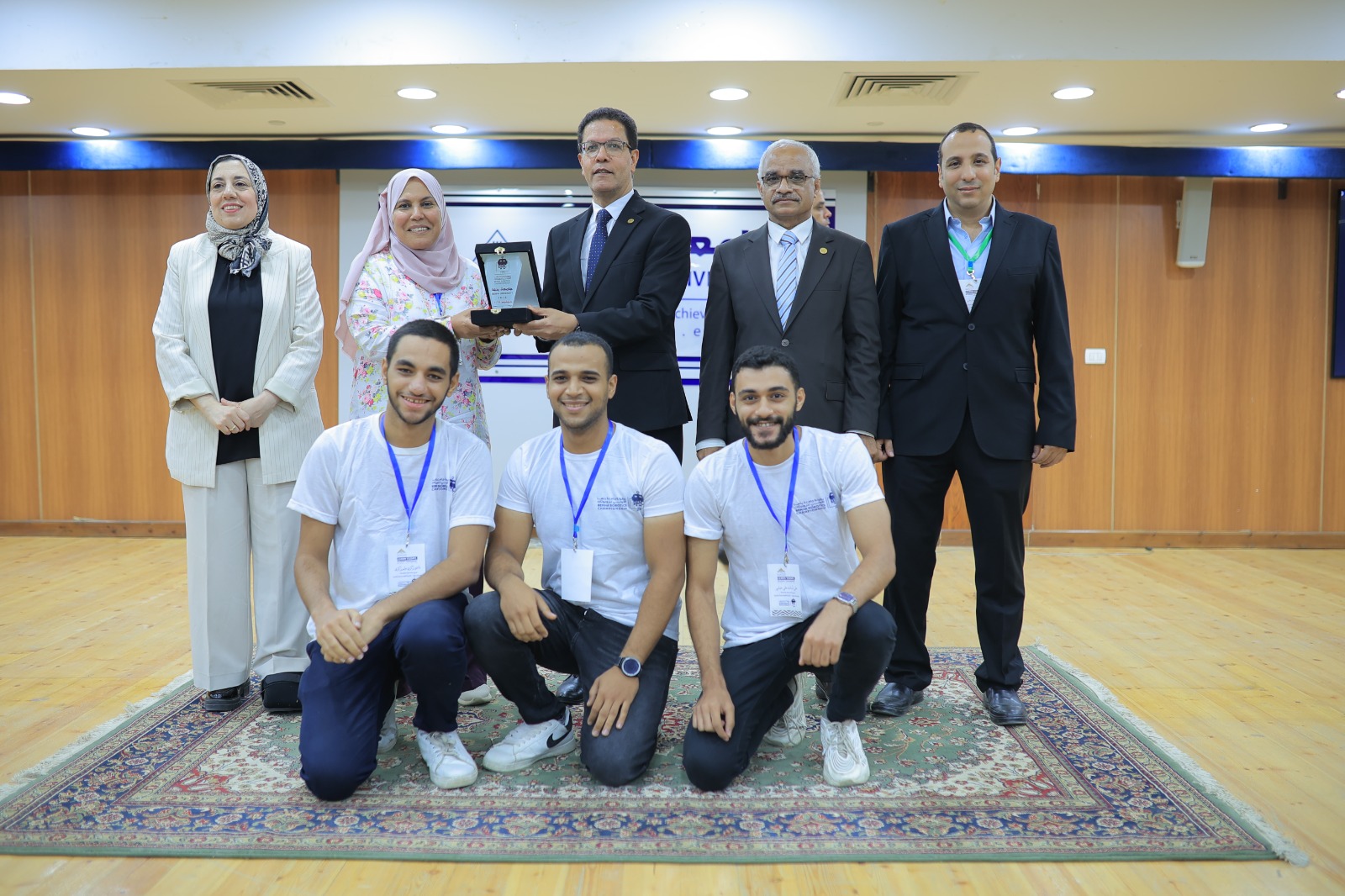 رئيس جامعة بنها يشهد ختام فعاليات البطولة الأولى للروبوتات ويكرم الفائزين (5)