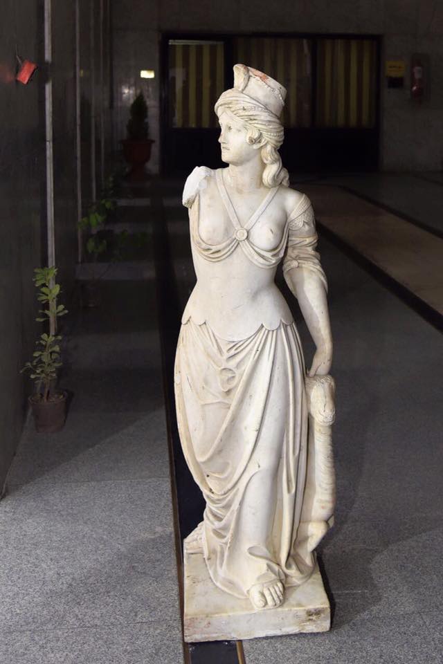 انطونيادس (2)