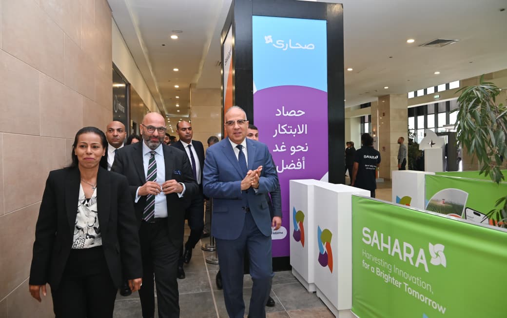 جانب من جولة وزير الرى بمعرض صحارى جانب من جولة وزير الرى بمعرض صحارى