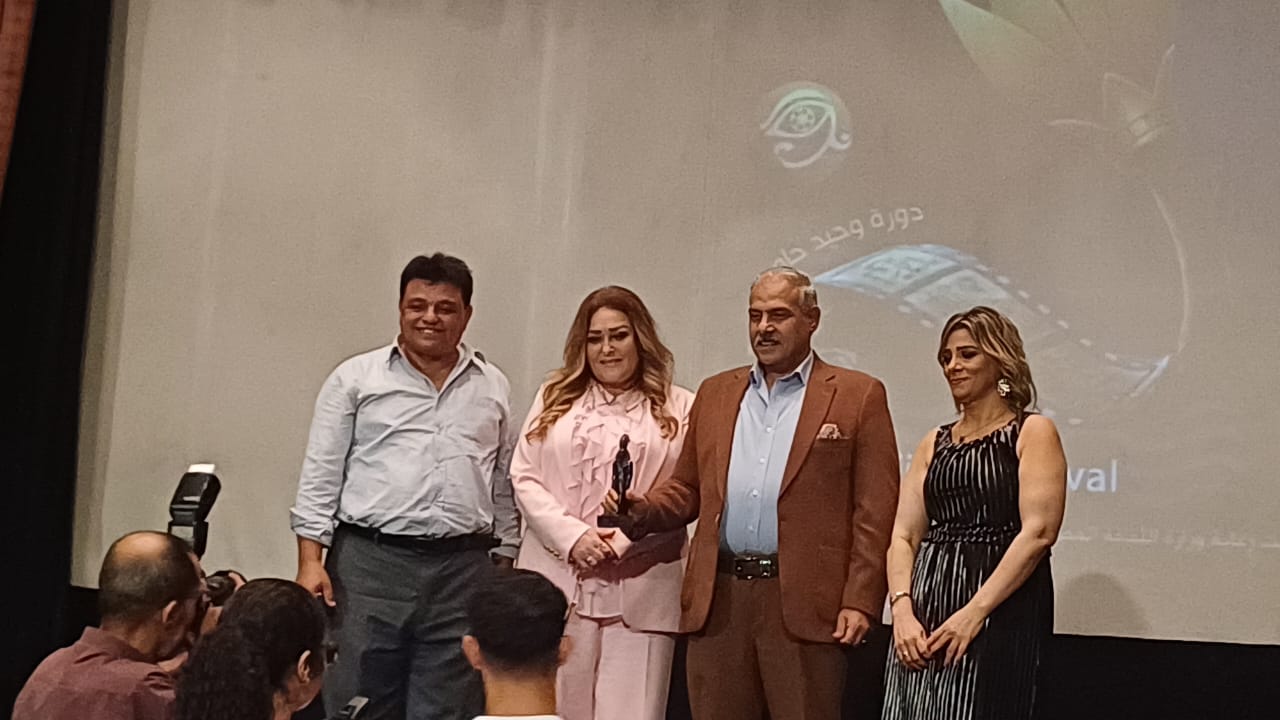 تكريم نهال عنبر ومحسن أحمد ومحمد رضوان وتوزيع جوائز أفلام مهرجان بردية في حفل الختام (4)
