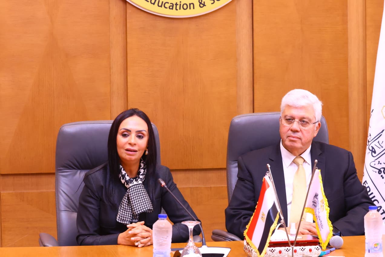 خلال توقيع البروتوكول