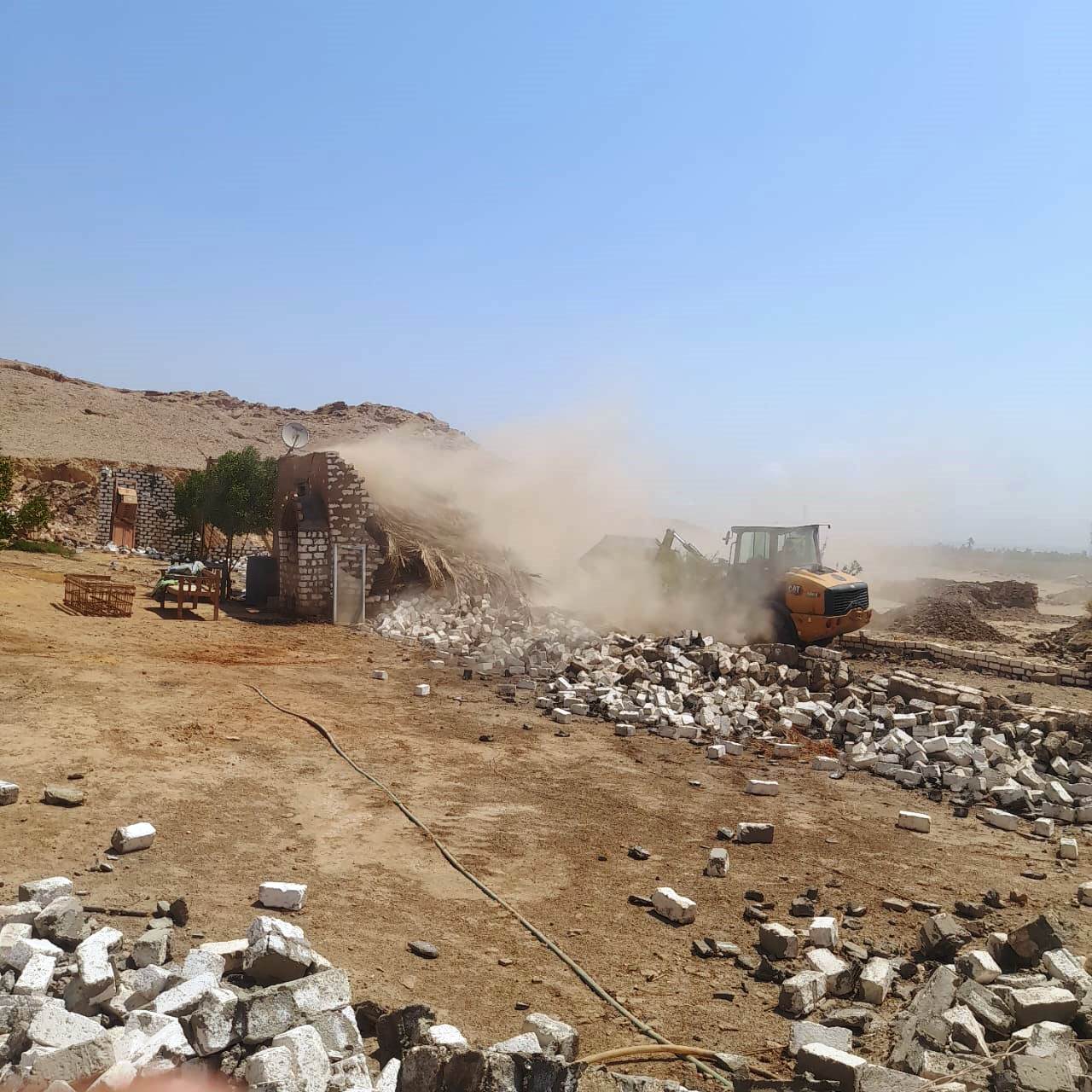 جانب من إزالة التعديات 