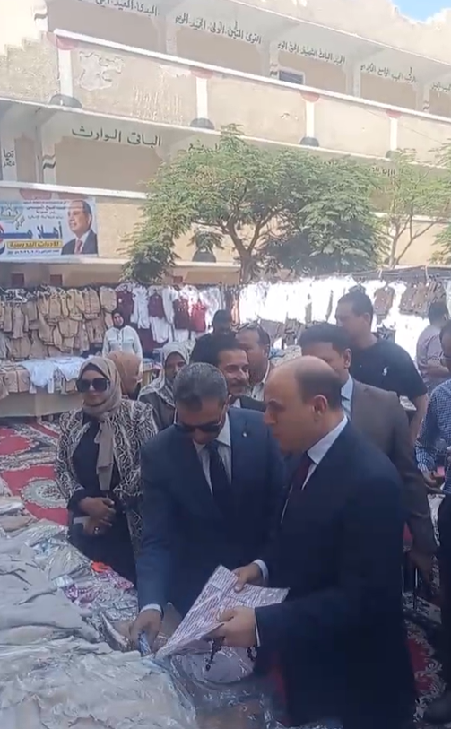 محافظ كفر الشيخ يتفقد المعرض