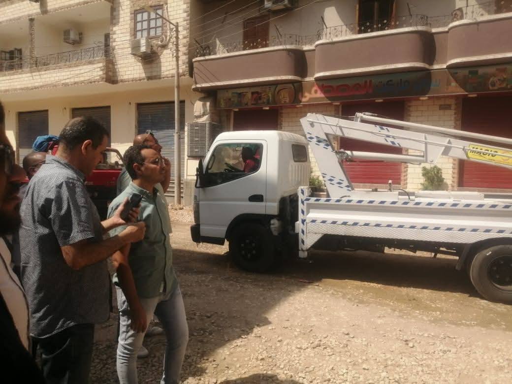 متابعة تنفيذ قرار إخلاء وهدم عقار آيل للسقوط بمنطقة حوض الـ18 بالأقصر متابعة تنفيذ قرار إخلاء وهدم عقار آيل للسقوط بمنطقة حوض الـ18 بالأقصر