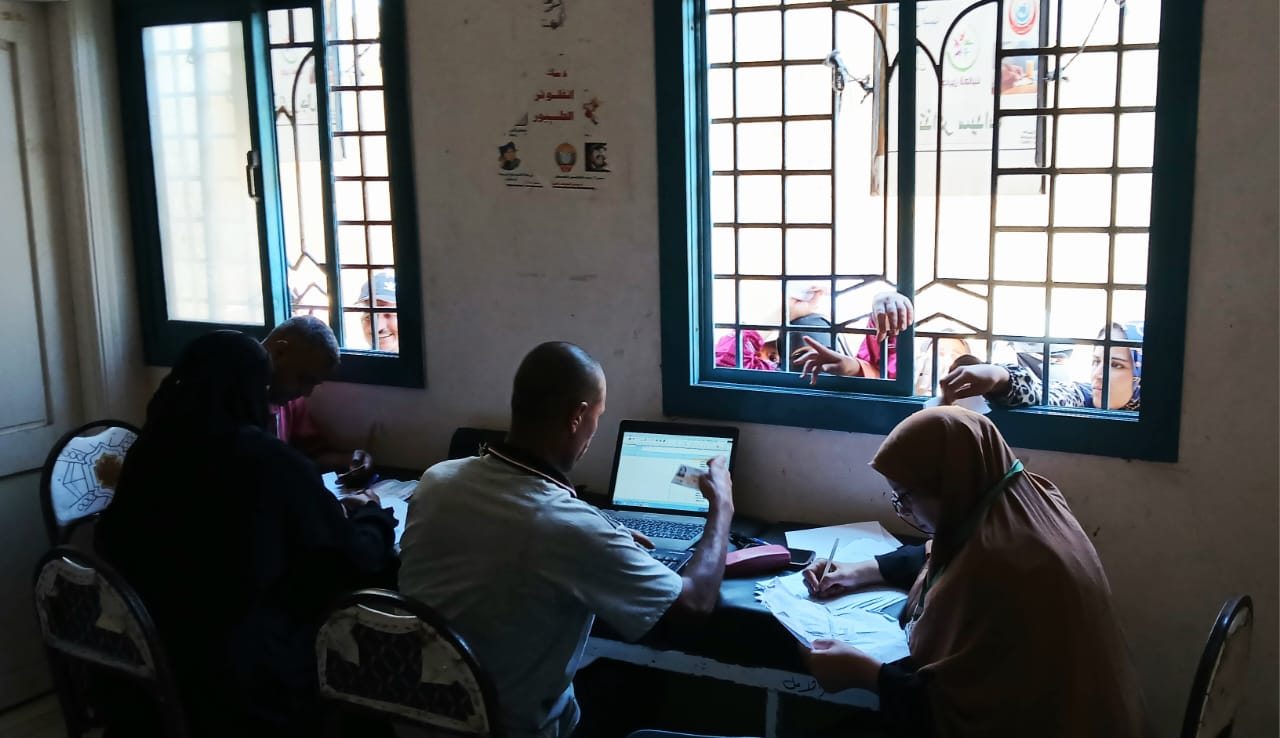 قافلة علاجية فى محافظة الدقهلية والأسر تتوافد عليها (4)