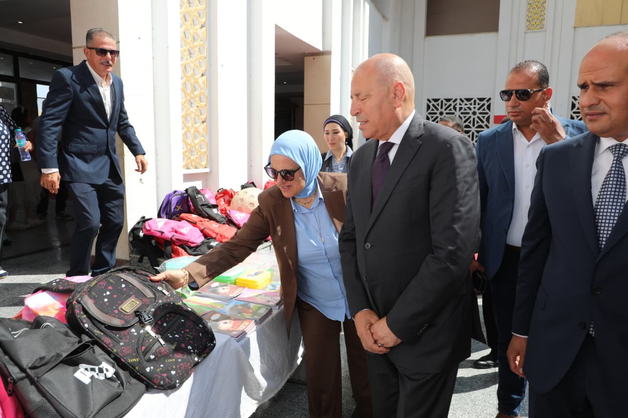 المعرض الخيرى السنوى لدعم الطلاب (3)