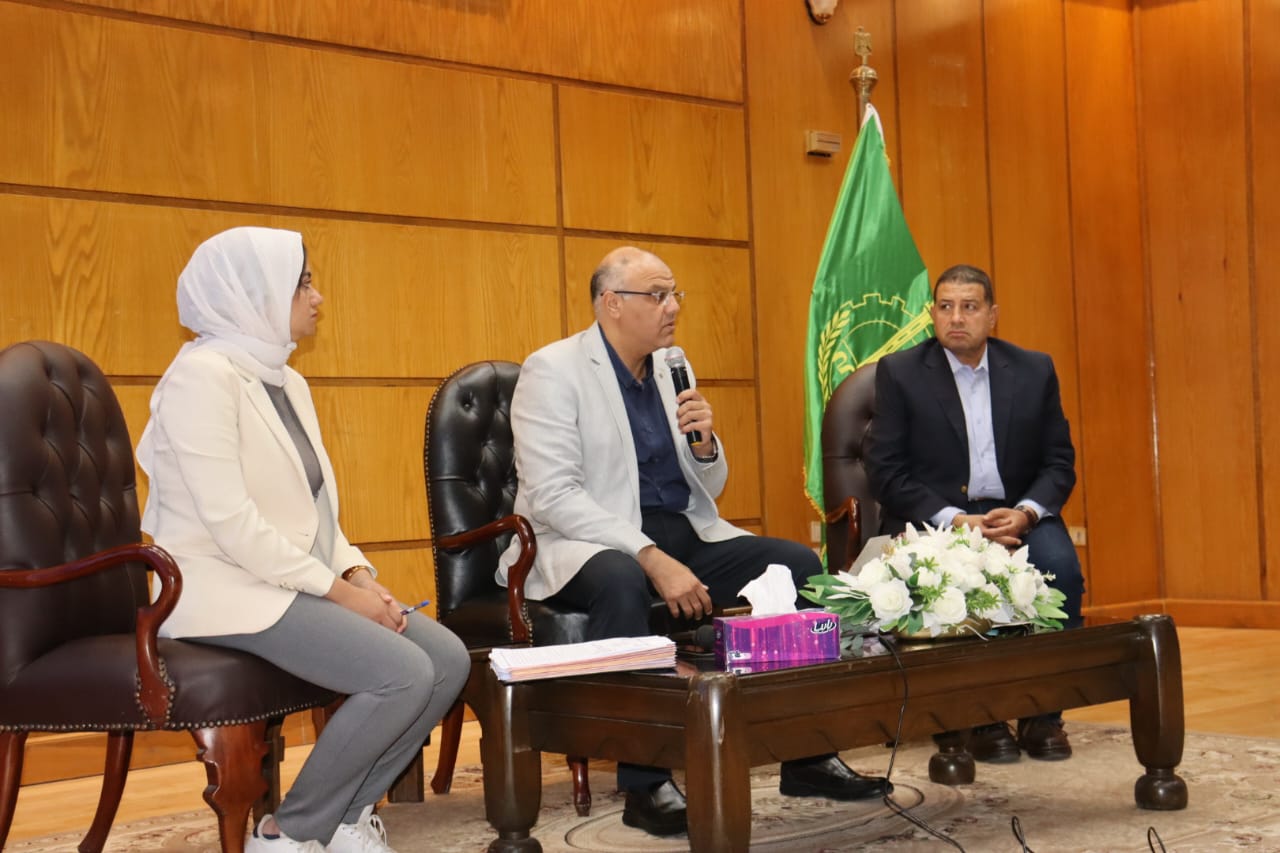 خلال توجيهات المحافظ بالمجلس التنفيذي