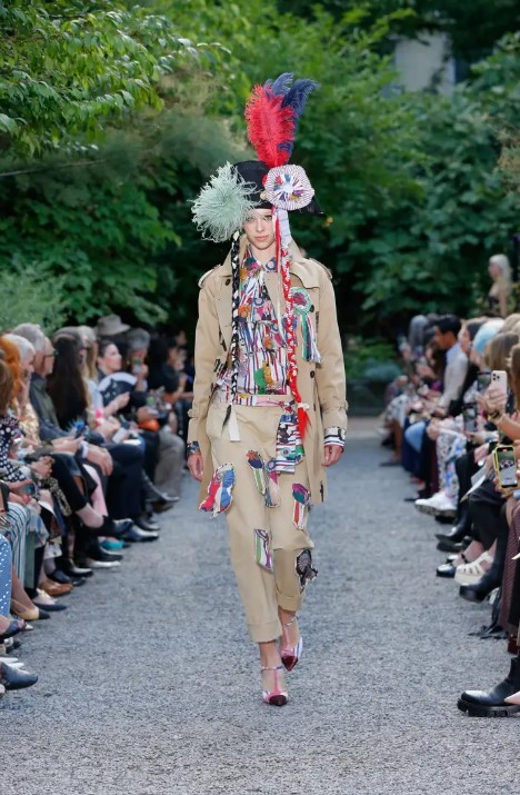 راشيل أنتونوف وسوزان ألكسندرا