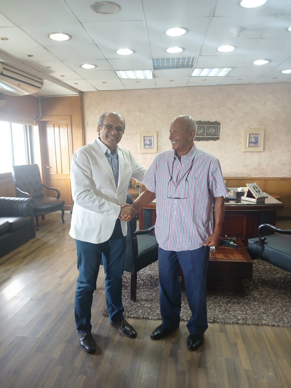 خالد شبانة يستقبل جلال علام ويتفق علي إذاعة حلقات مواقف وطرائف في رمضان (6)