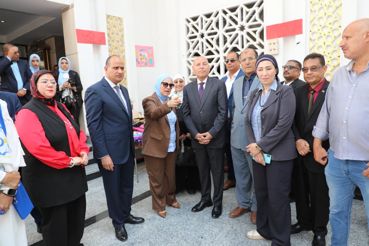 المعرض الخيرى السنوى لدعم الطلاب (2)