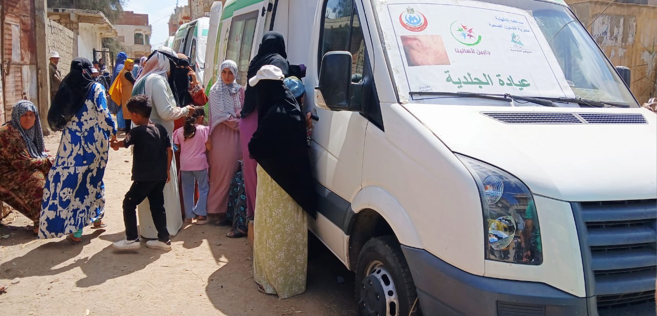 قافلة علاجية فى محافظة الدقهلية والأسر تتوافد عليها (3)