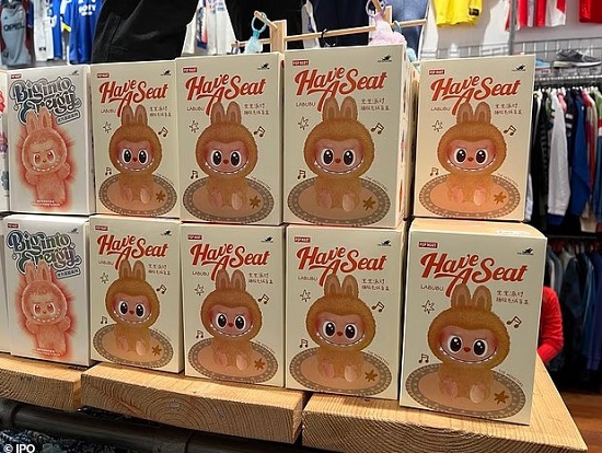 صناديق لابوبو المزيفة صناديق لابوبو المزيفة