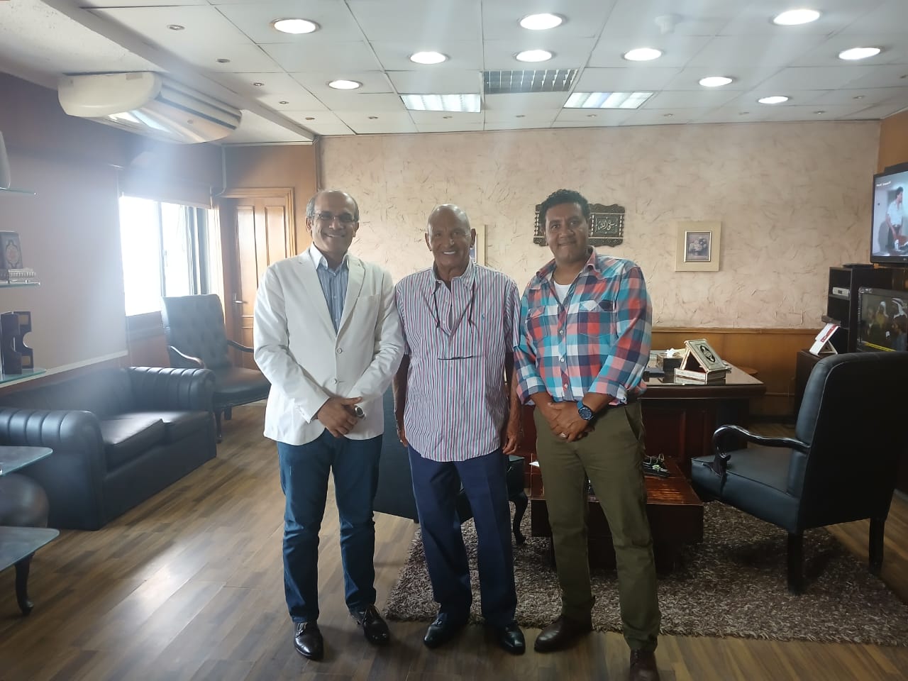 خالد شبانة يستقبل جلال علام ويتفق علي إذاعة حلقات مواقف وطرائف في رمضان (3)