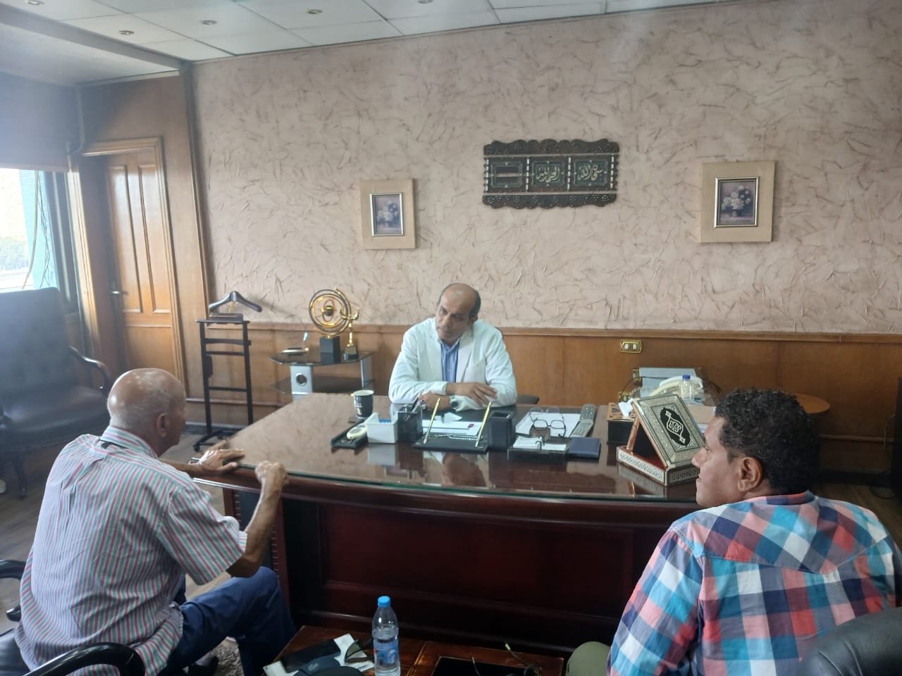 خالد شبانة يستقبل جلال علام ويتفق علي إذاعة حلقات مواقف وطرائف في رمضان (2)