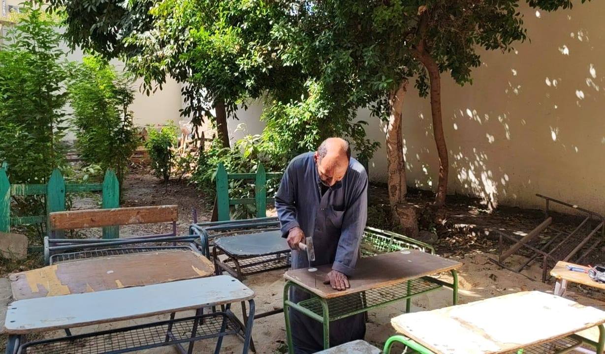 اصلاح وصيانة المقاعد المدرسية فى الأقصر اصلاح وصيانة المقاعد المدرسية فى الأقصر