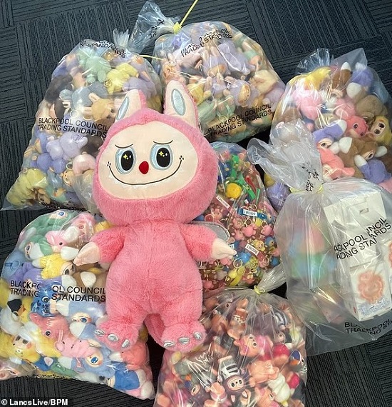 مجموعة من دمى لابوبو المزيفة مجموعة من دمى لابوبو المزيفة