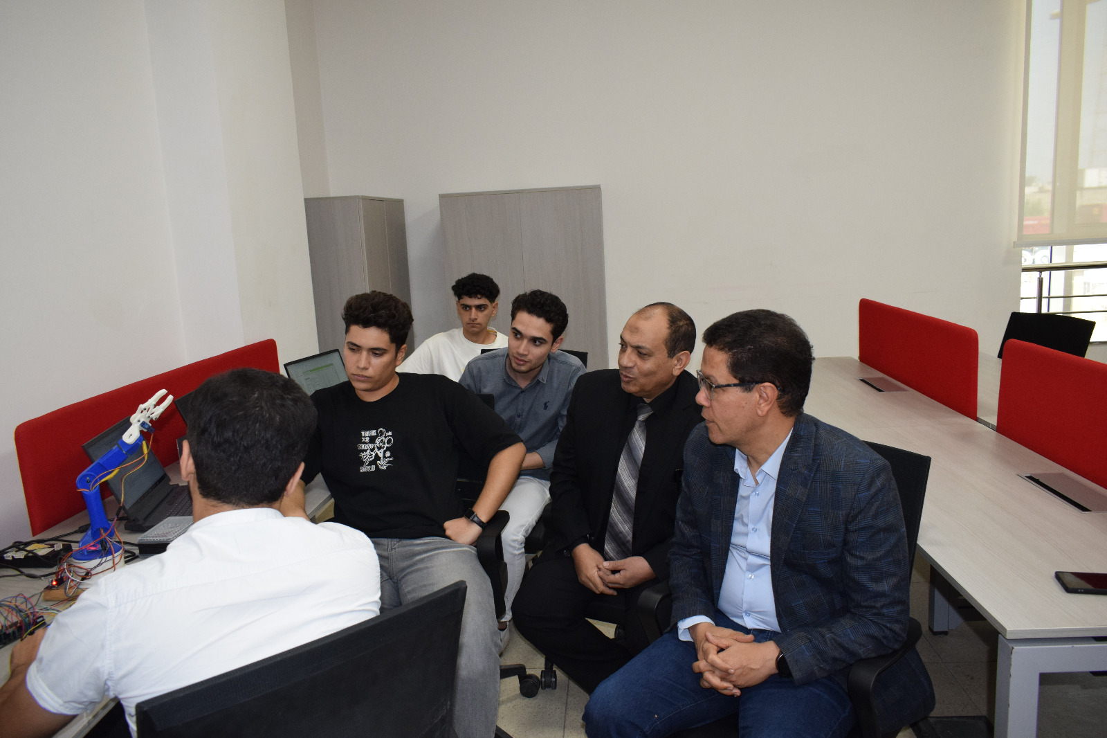 1000807318 1000807318