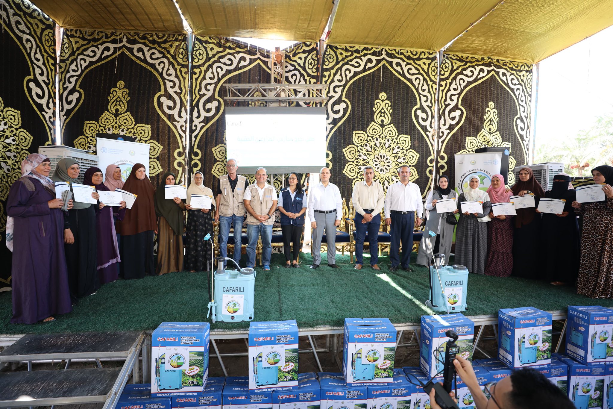 تكريم المزارعات من خريجي المدارس الحقلية