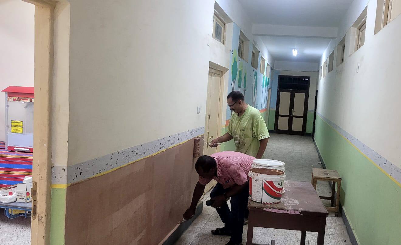 تجميل المدارس والجدران قبل بدء العام الجديد تجميل المدارس والجدران قبل بدء العام الجديد