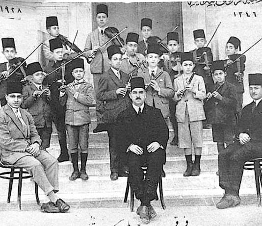 الزى المدرسى للطلاب