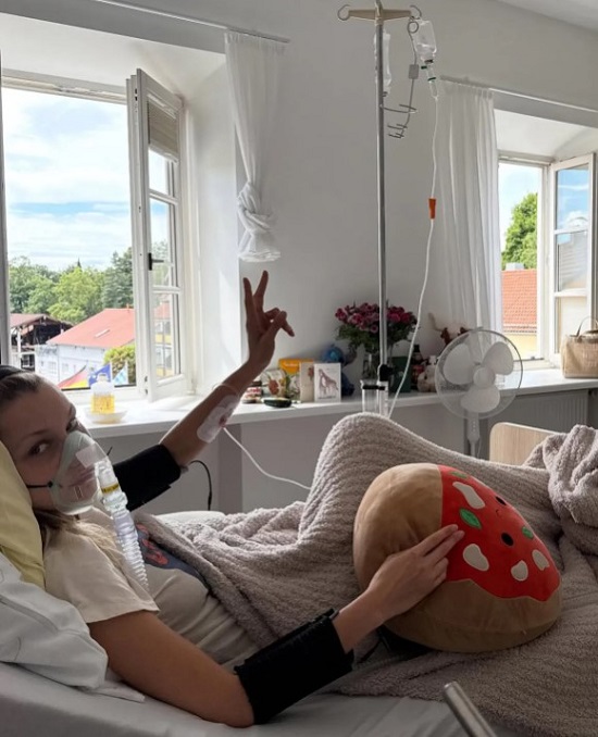 بيلا تتلقى العلاج بيلا تتلقى العلاج