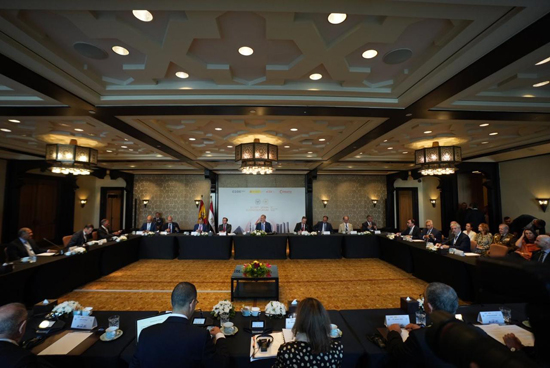 ملك إسبانيا يترأس لقاء خاص مع عدد من رجال الأعمال (2)