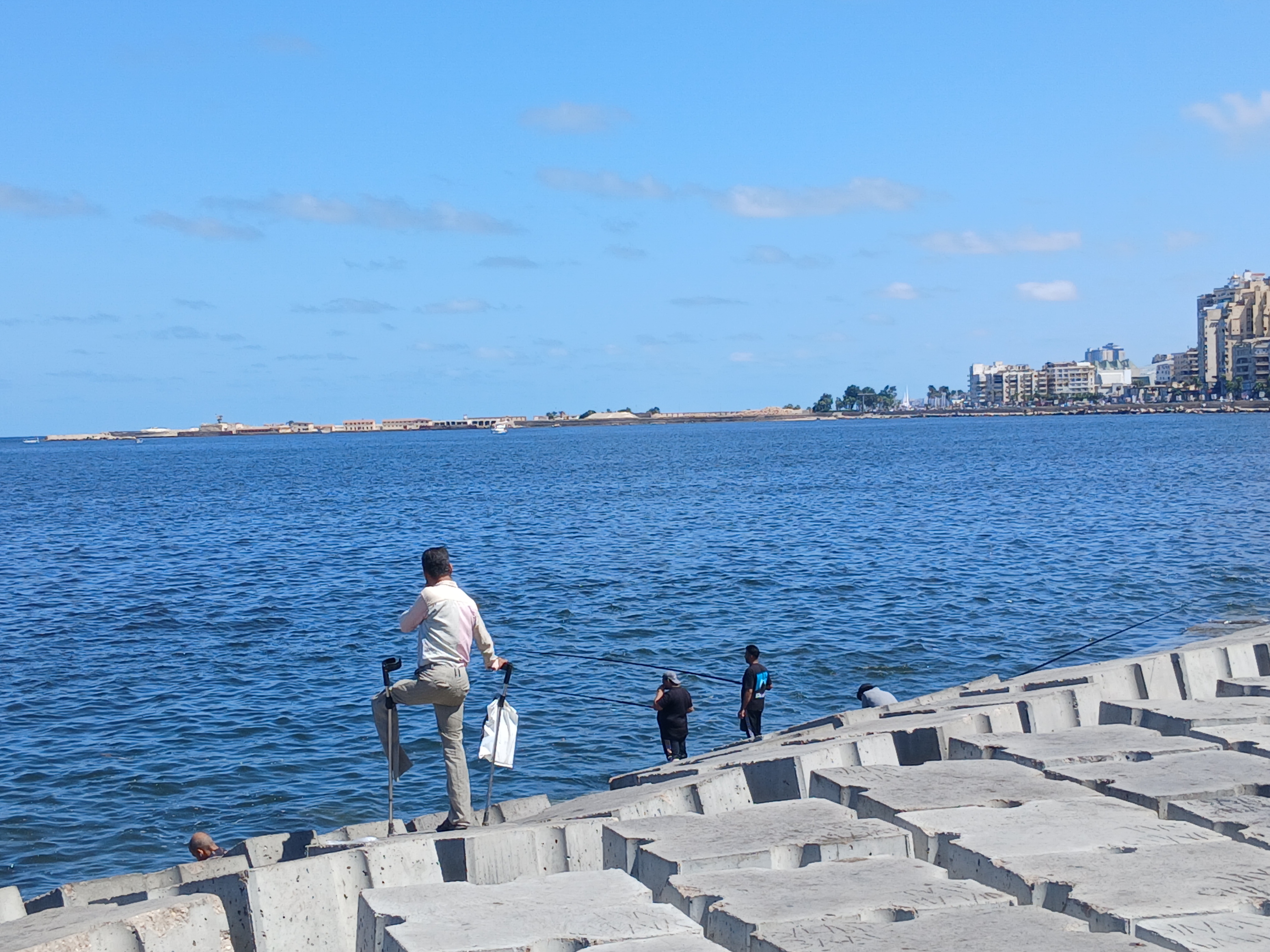 طقس الإسكندرية معتدل نهارا طقس الإسكندرية معتدل نهارا