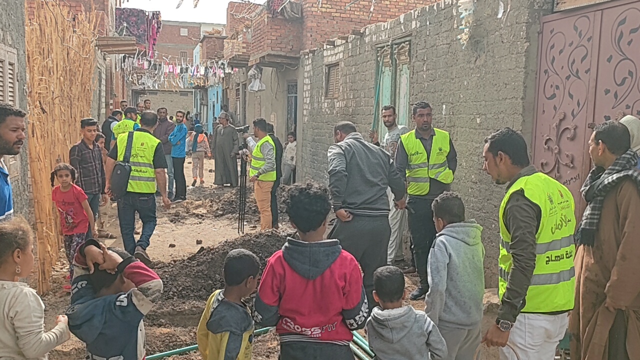 تجمع الأهالى حول جمعية الأورمان تجمع الأهالى حول جمعية الأورمان