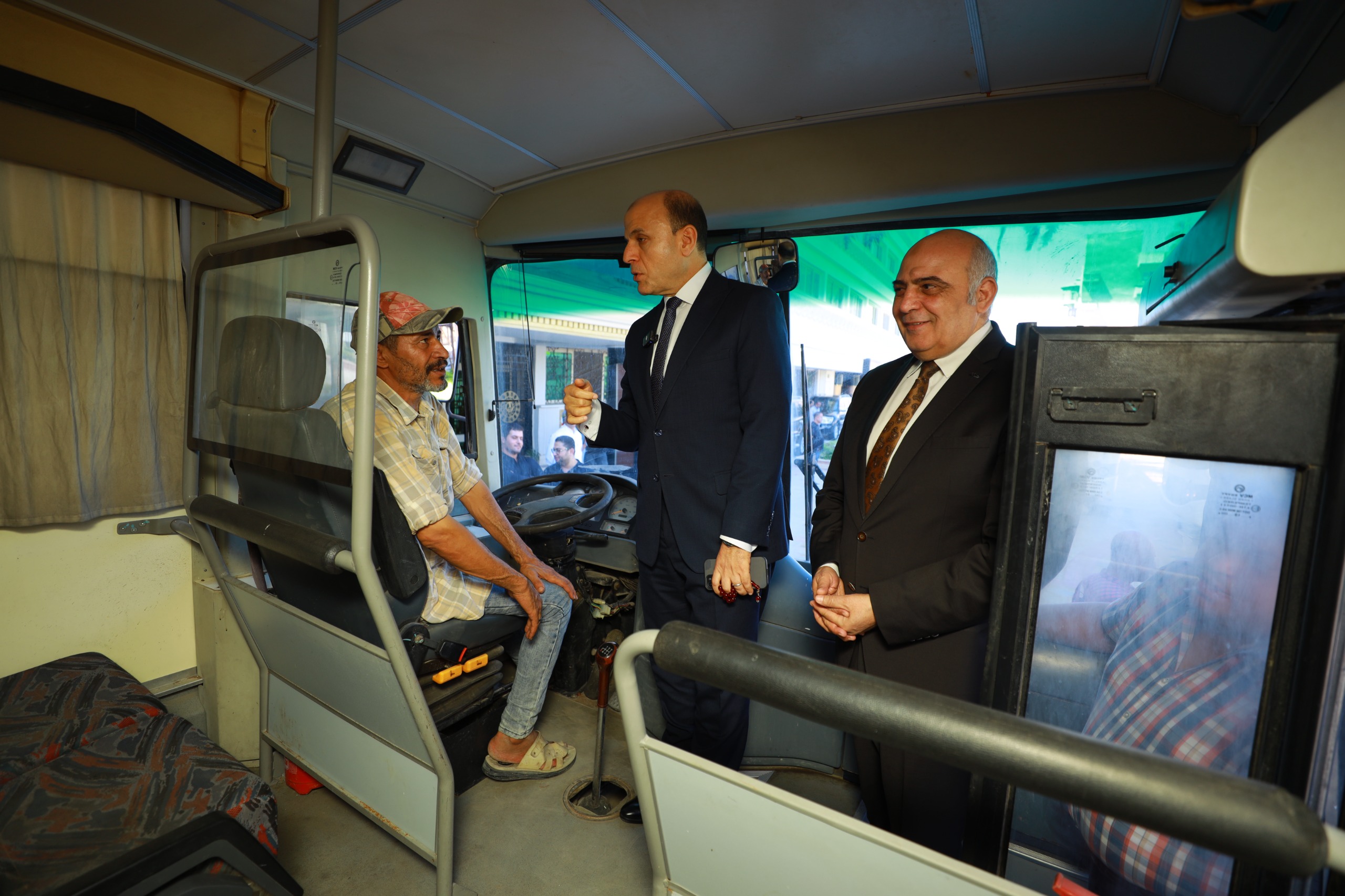 محافظ كفر الشيخ يتفقد الأتوبيسات محافظ كفر الشيخ يتفقد الأتوبيسات