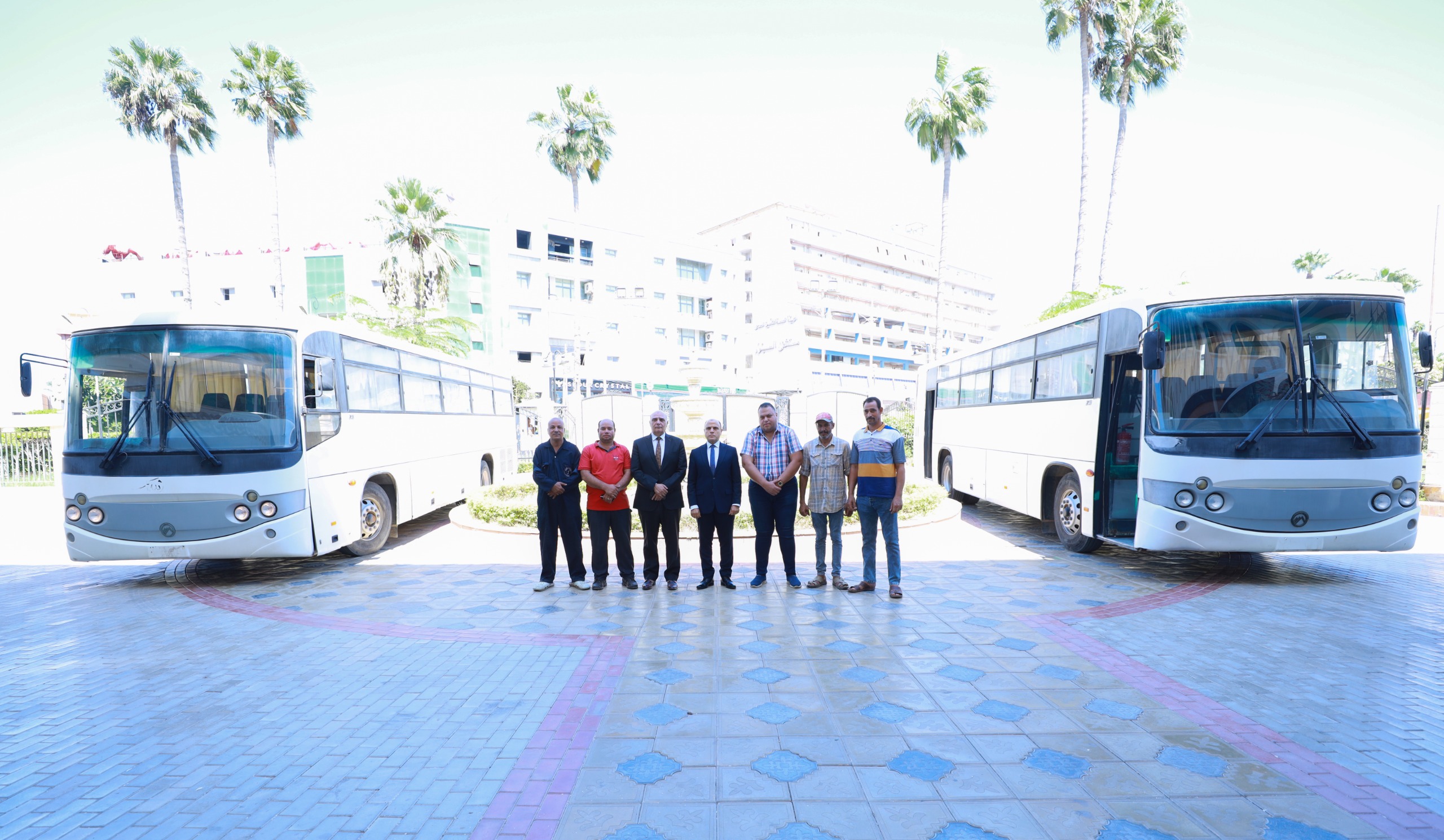 محافظ كفر الشيخ والسكرتير العام والسائقين محافظ كفر الشيخ والسكرتير العام والسائقين