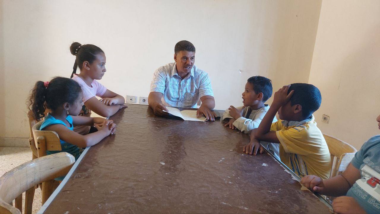 ورش حكى وفنون تشكيلية لدعم الأطفال حول الأقصر