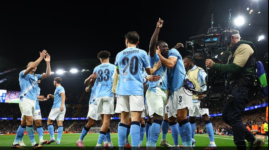 فرحة مانشستر سيتى بعد الفوز على نابولى