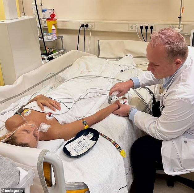 بيلا تتلقى العلاج