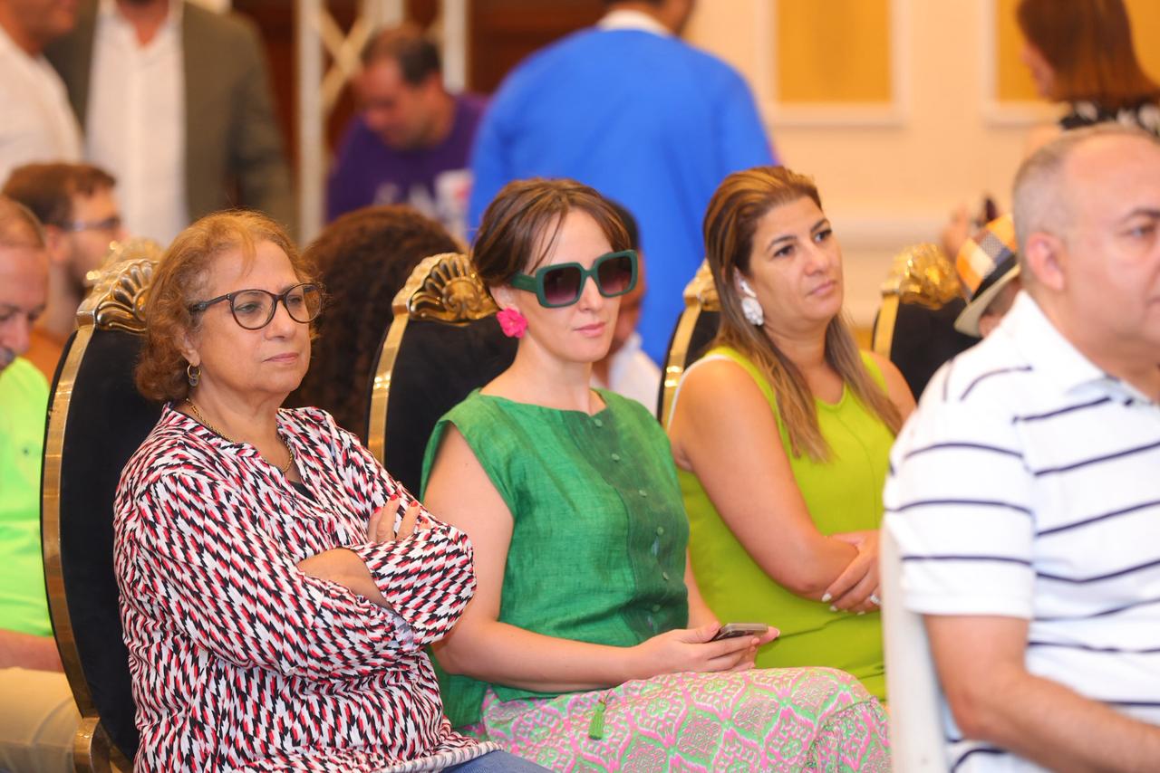 جانب من الخضور بالندوة