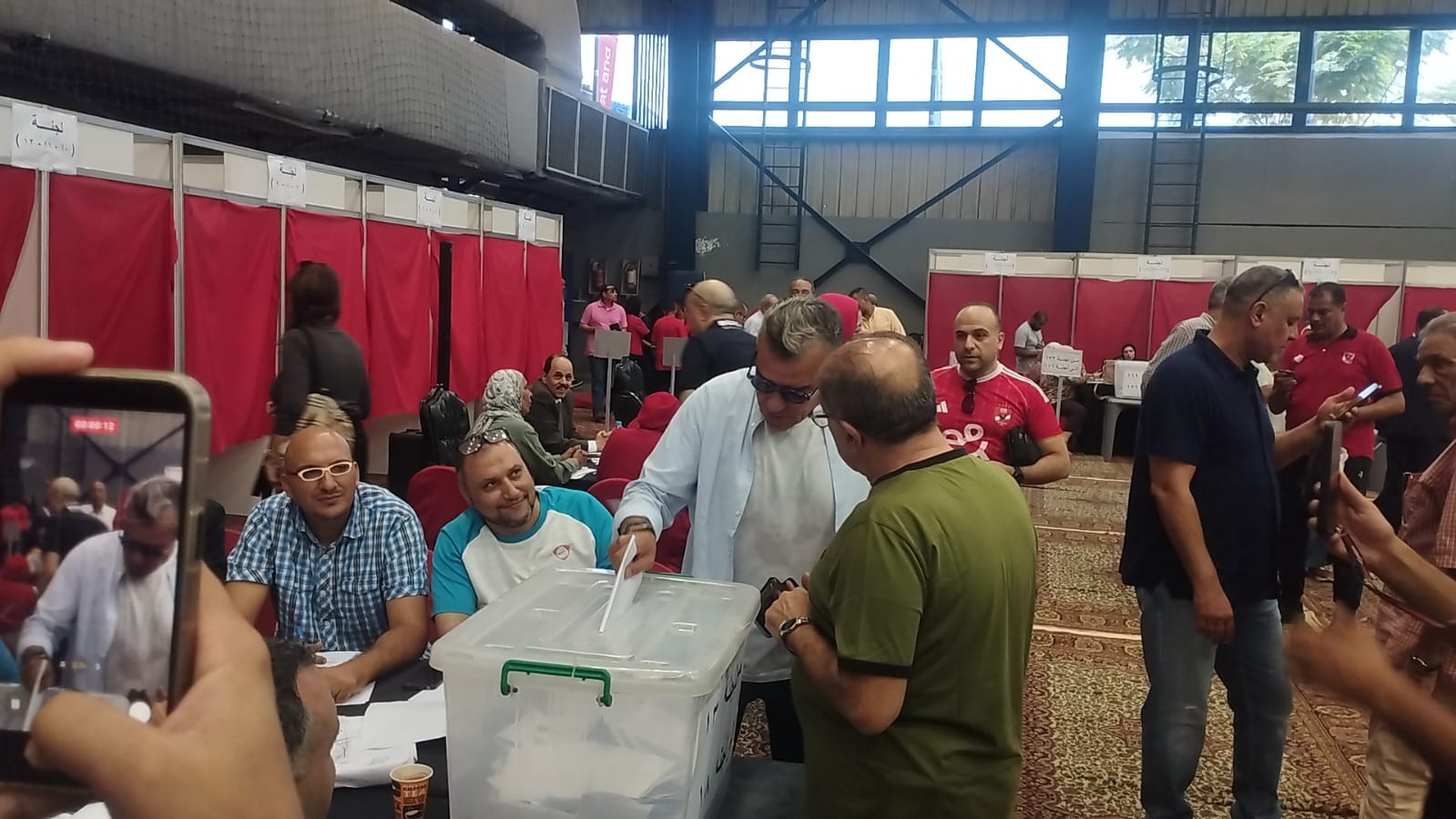 مرتجي بدلي بصوته في عمومية الأهلي